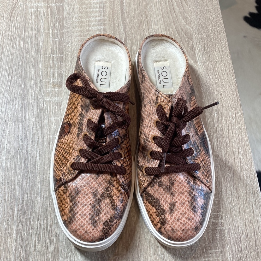 SOUL Naturalizer Kemper Mule Slip-On snake print Sneakers - Picture 3 of 9